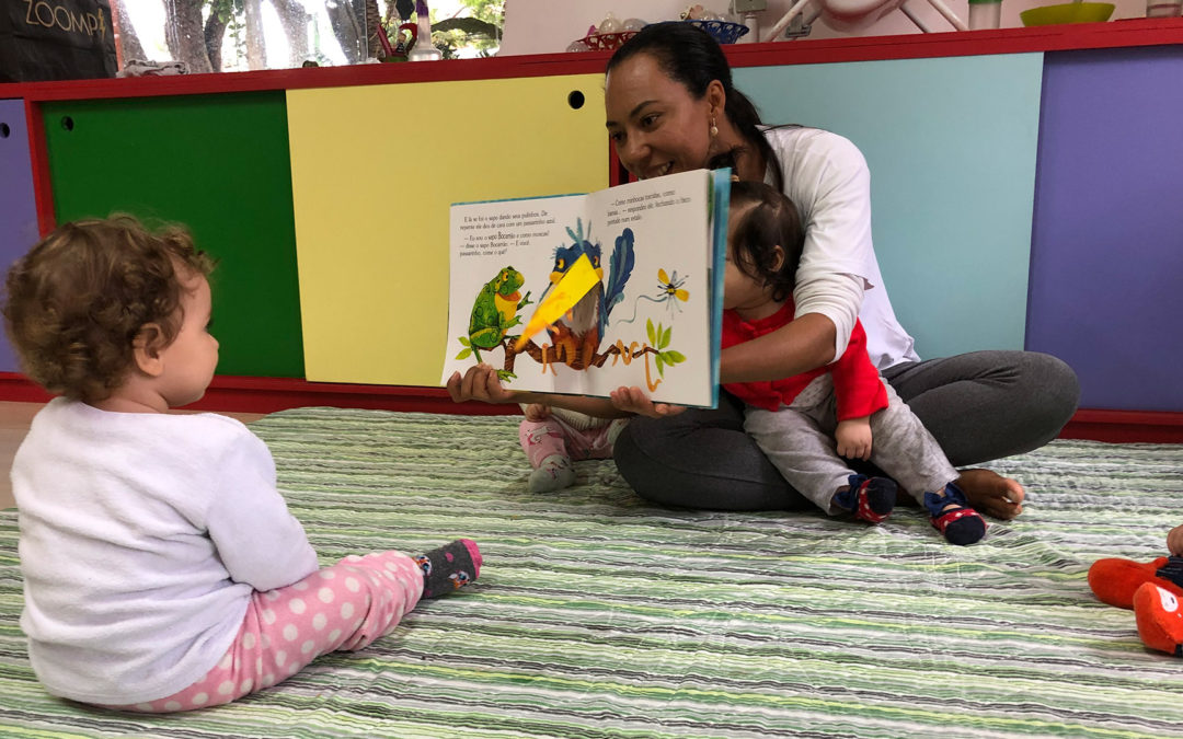 O que um livro conta para uma criança que mal se comunica pela fala?