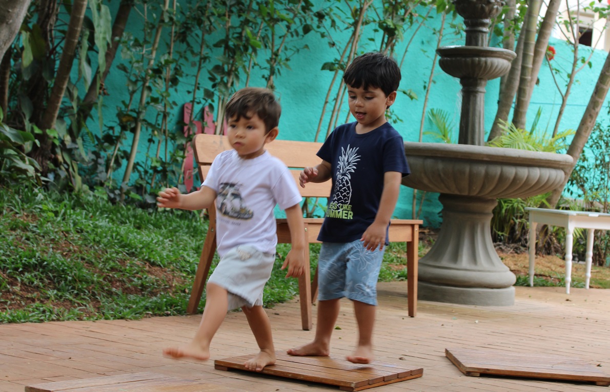 Educar bebês e crianças para autonomia